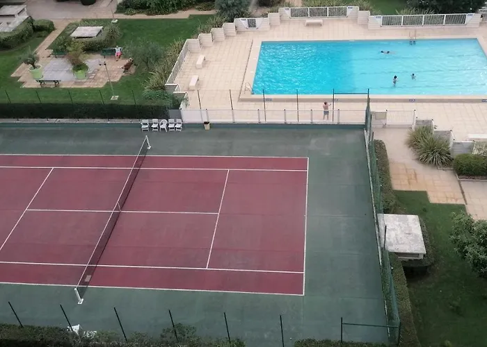 T2 Centre Ville Antigone Piscine Tennis